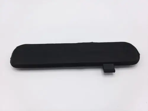 Schwarze Blende mit abgerundeten Kanten und seitlichem Halteelement, verwendet in Remeha SCU-Box für die Abdeckung von Ausschnitten.